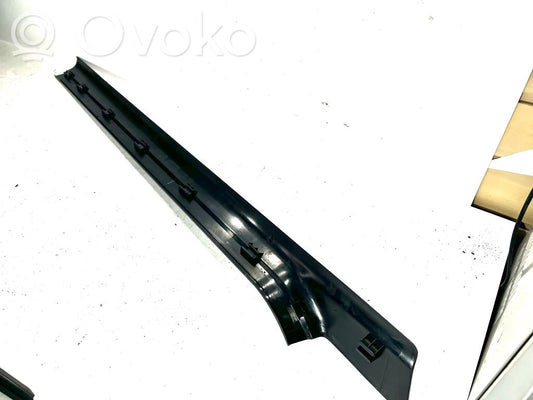 Priekšējā sliekšņa dekoratīvā apdare (iekšējā)