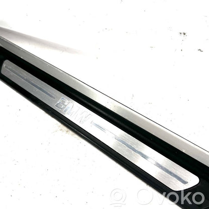 Priekšējā sliekšņa dekoratīvā apdare (iekšējā)