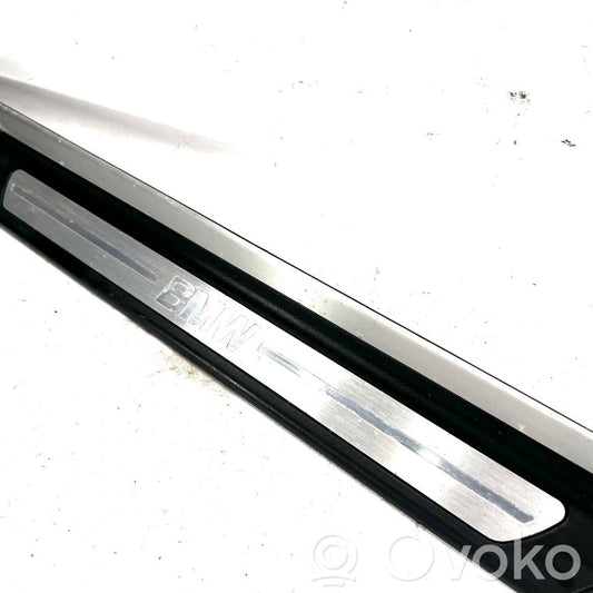 Priekšējā sliekšņa dekoratīvā apdare (iekšējā)