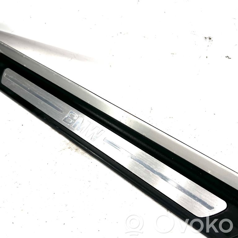 Priekšējā sliekšņa dekoratīvā apdare (iekšējā)