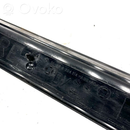 Priekšējā sliekšņa dekoratīvā apdare (iekšējā)