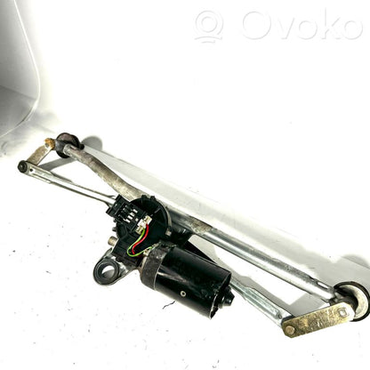 Priekšējā loga tīrītājs