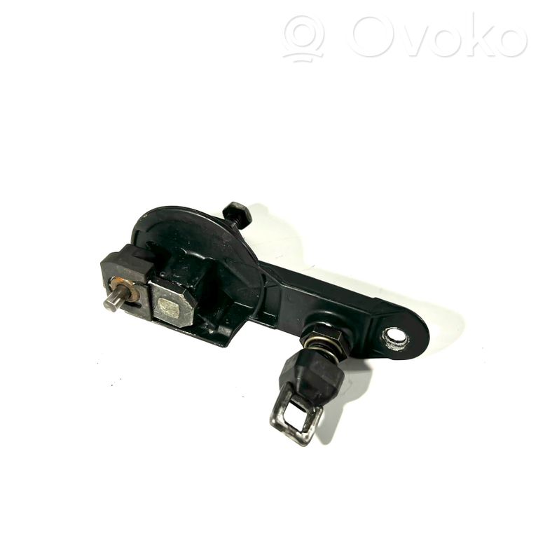 Aizmugurējā loga tīrītājs