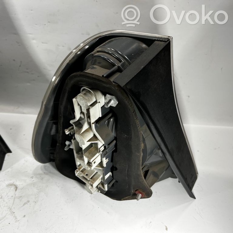 Комплект задних фонарей