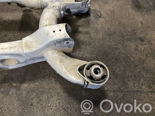 Pusrāmis aizmugurējais / priekšējais