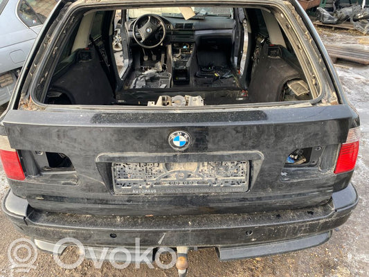 Aizmugurējās durvis