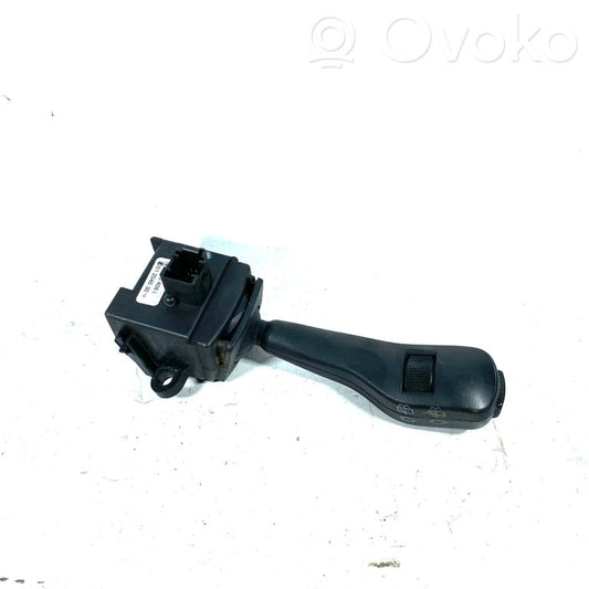 Stikla tīrītāju slēdzis