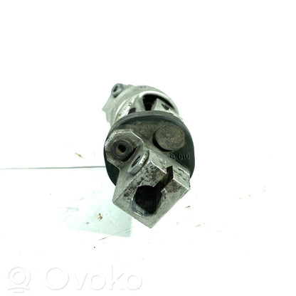 Stūresrata ass krustsavienojums