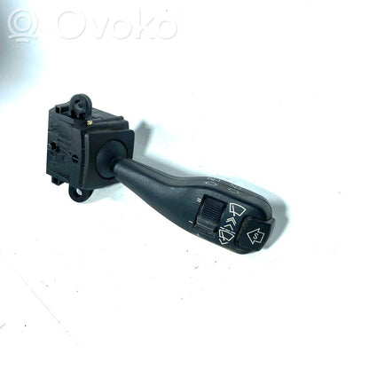 Stikla tīrītāju slēdzis