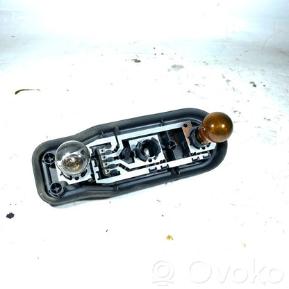 Aizmugurējā luktura detaļa