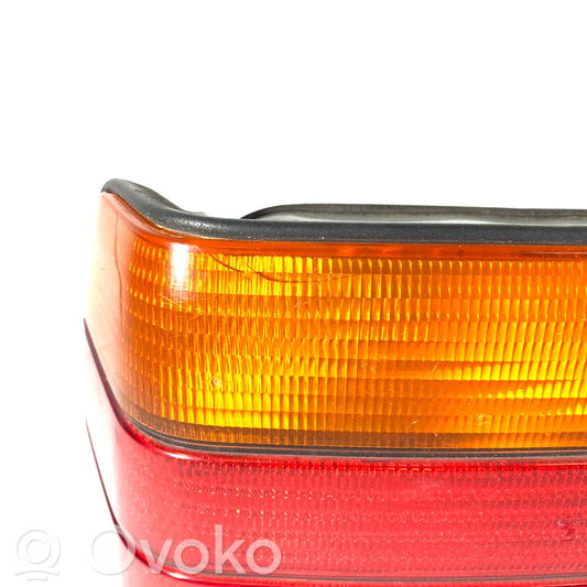 Aizmugurējais lukturis virsbūvē