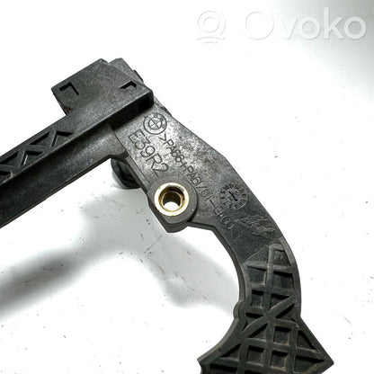 Aizmugurē turētājs / kronšteins ārējam atvēršanas rokturim