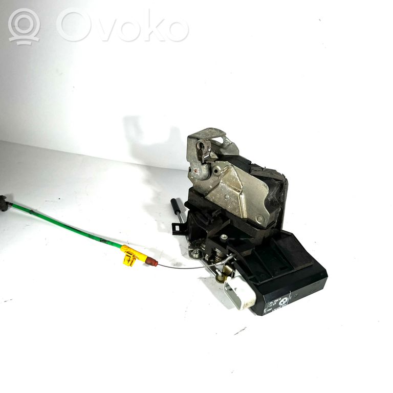 Aizmugurē slēdzene