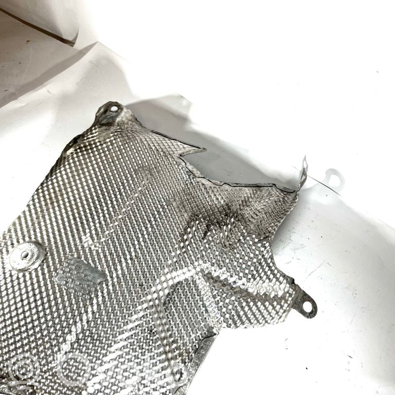 Vidusdaļas apakšas aizsargs