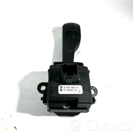 Stikla tīrītāju slēdzis