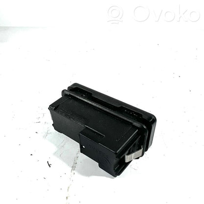 Avārijas lukturu slēdzis