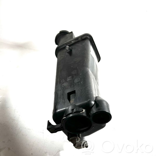 Dzesēšanas šķidruma izplešanās tvertne