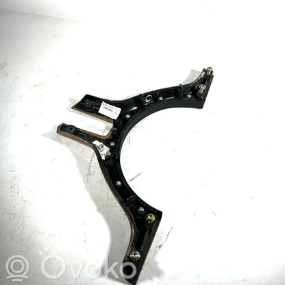 Stūres ass dekoratīvā apdare