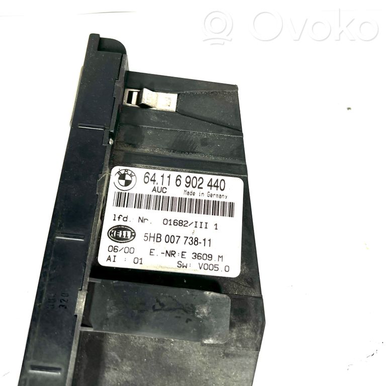 Gaisa kondicioniera / klimata kontroles / salona apsildes vadības bloks (salonā)