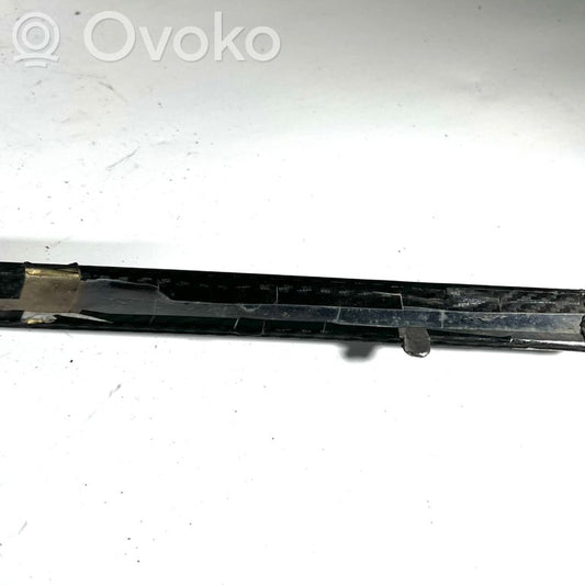 Dekoratīvās aizmugurē bampera ulikas