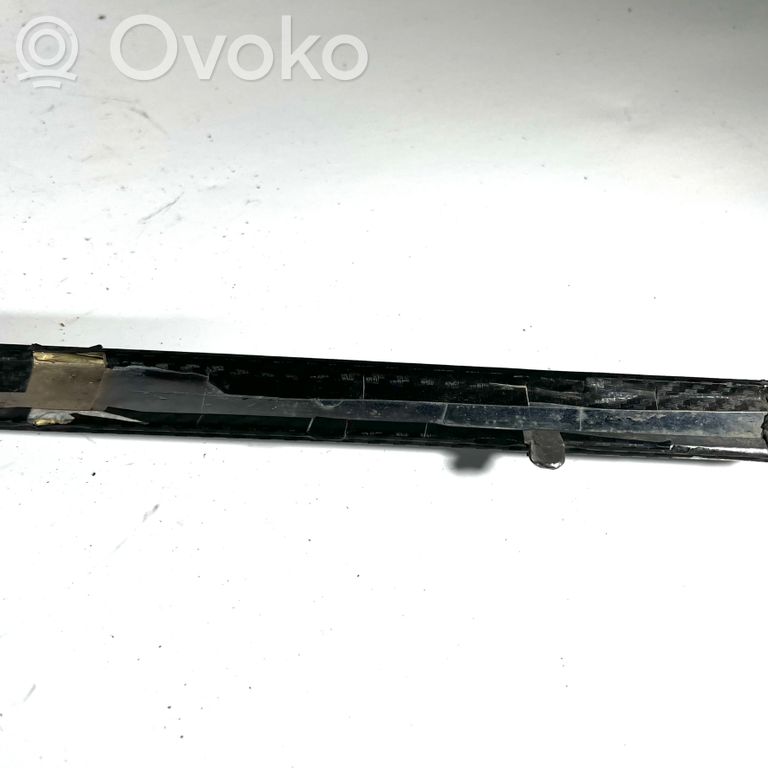 Dekoratīvās aizmugurē bampera ulikas