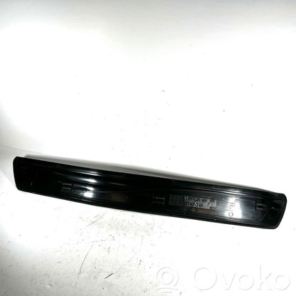 Aizmugurējā sliekšņa dekoratīvā apdare (iekšējā)