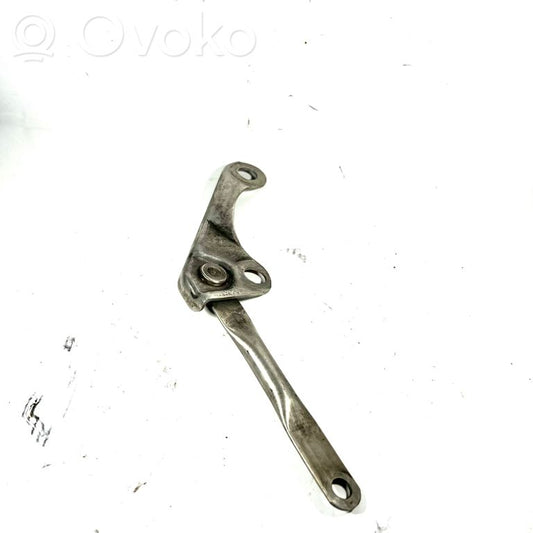 Izpūtēja turētājs