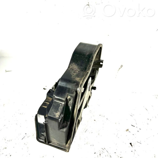 Aizmugurē slēdzene