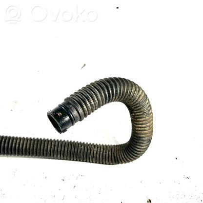 Logu šķidruma tvertnes aizpildīšanas caurule