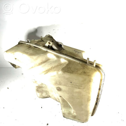 Logu šķidruma tvertne