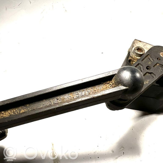 Augstuma sensors (priekšējo lukturu)