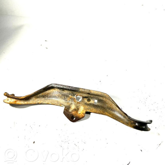 Izpūtēja turētājs