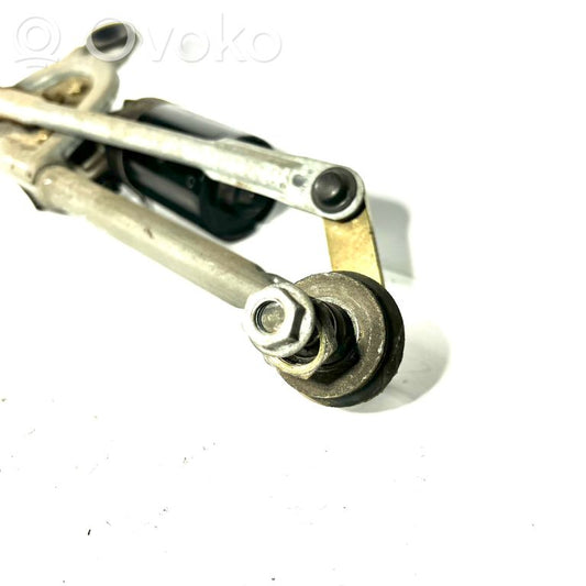 Priekšējā loga tīrītājs