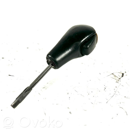 Ātrumu pārslēgšanas slēdzis / kloķis