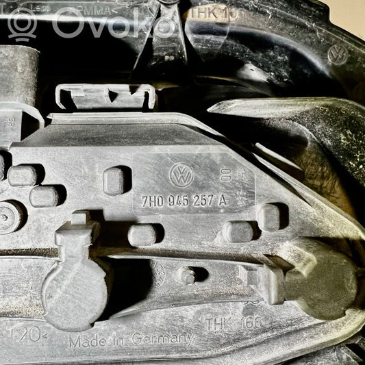 Aizmugurējais lukturis virsbūvē