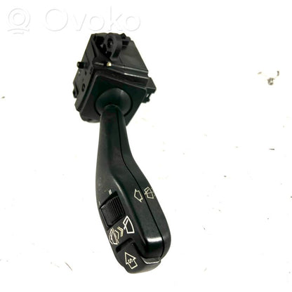 Stikla tīrītāju slēdzis