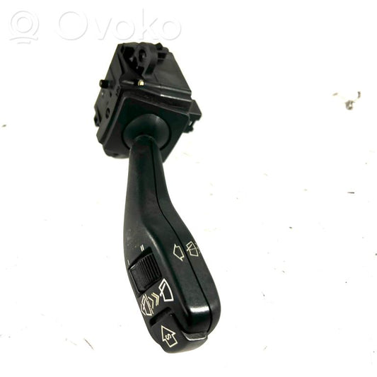 Stikla tīrītāju slēdzis