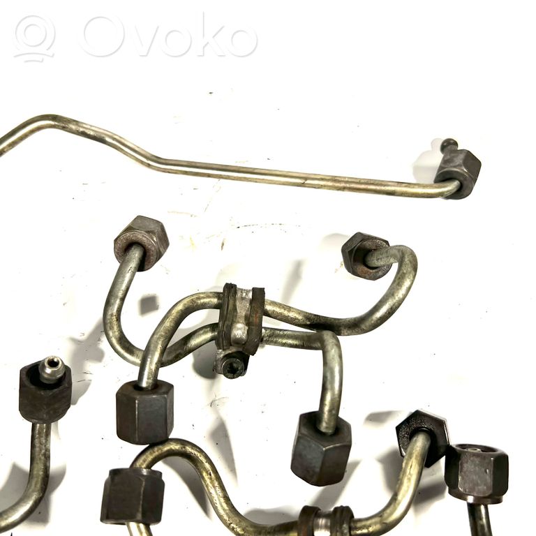 Degvielas maģistrālā caurule