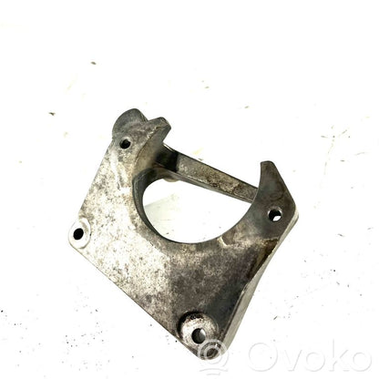 Dzinēja nostiprināšanas stiprinājums-kronšteins