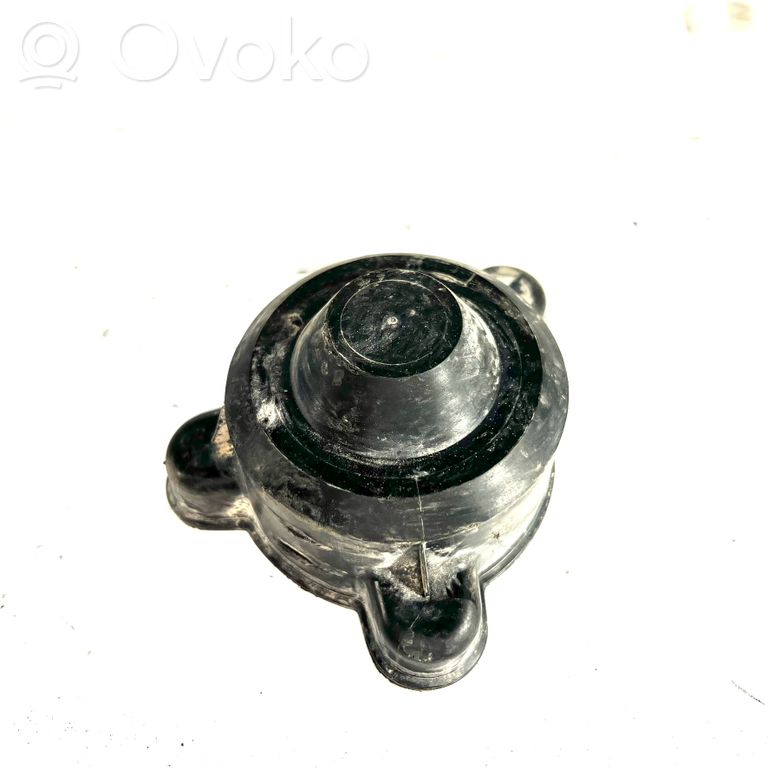 Защита цилиндра заднего амортизатора