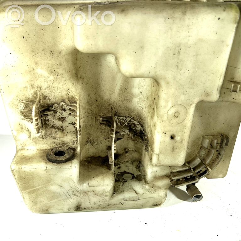 Logu šķidruma tvertne