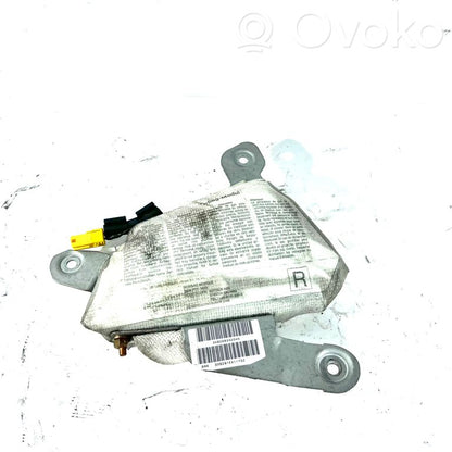 Priekšējo durvju drošības spilvens