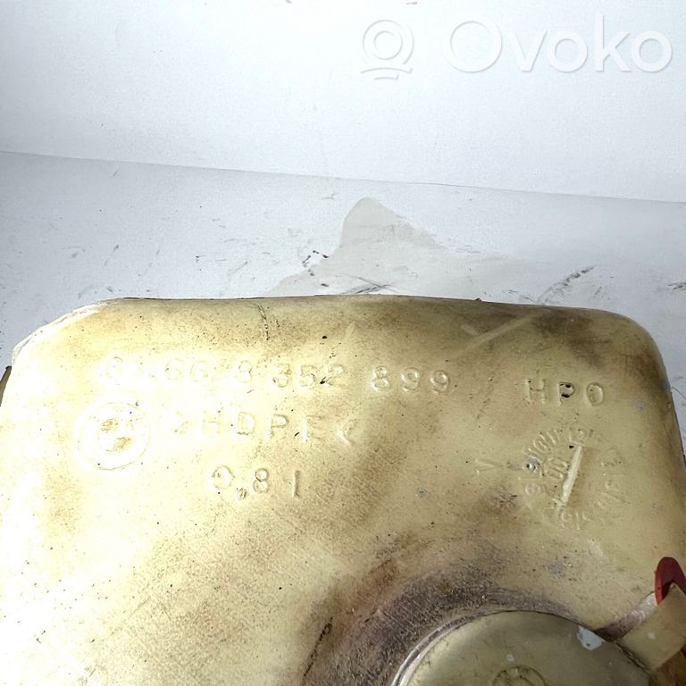 Logu šķidruma tvertne