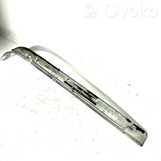 Priekšējā sliekšņa dekoratīvā apdare (iekšējā)