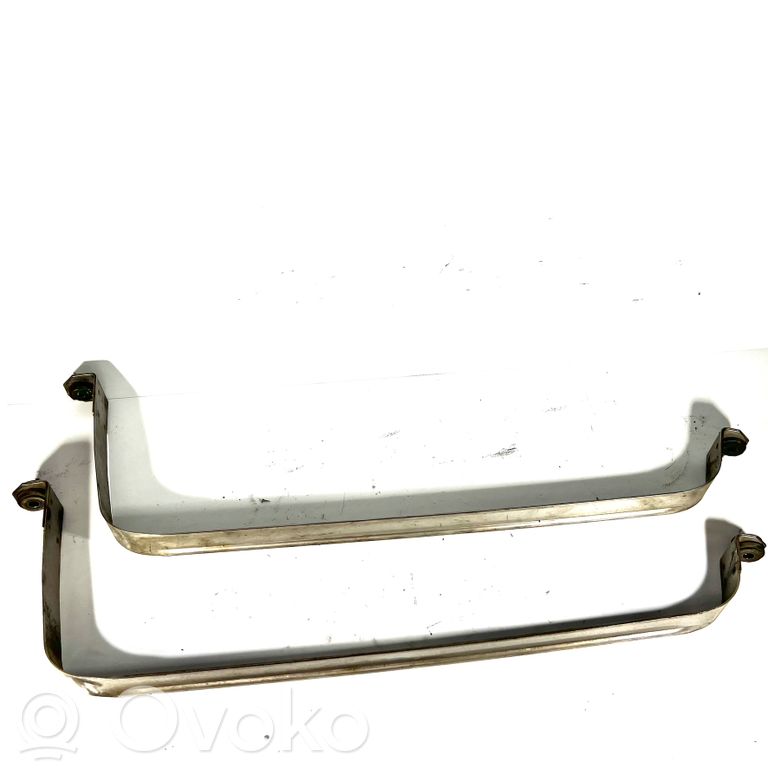 Degvielas tvertnesturētājs (-i)