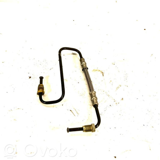 Caurulīte (-es) / trubiņa (-as)