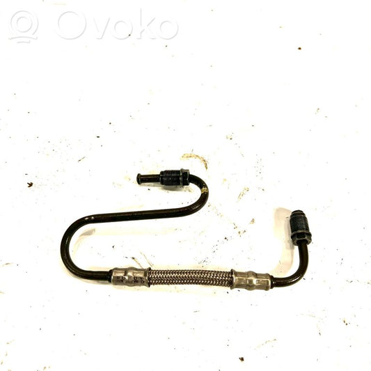 Caurulīte (-es) / trubiņa (-as)