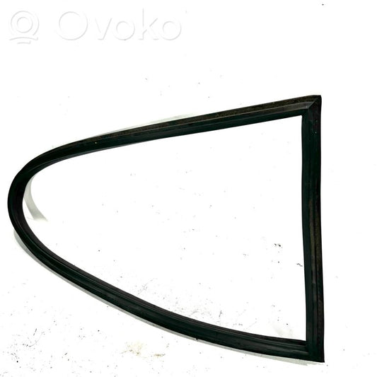 Aizmugurējās puses stikla apdare