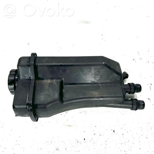 Dzesēšanas šķidruma izplešanās tvertne