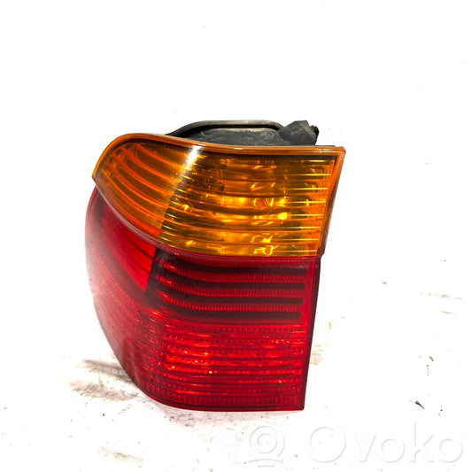 Aizmugurējais lukturis virsbūvē